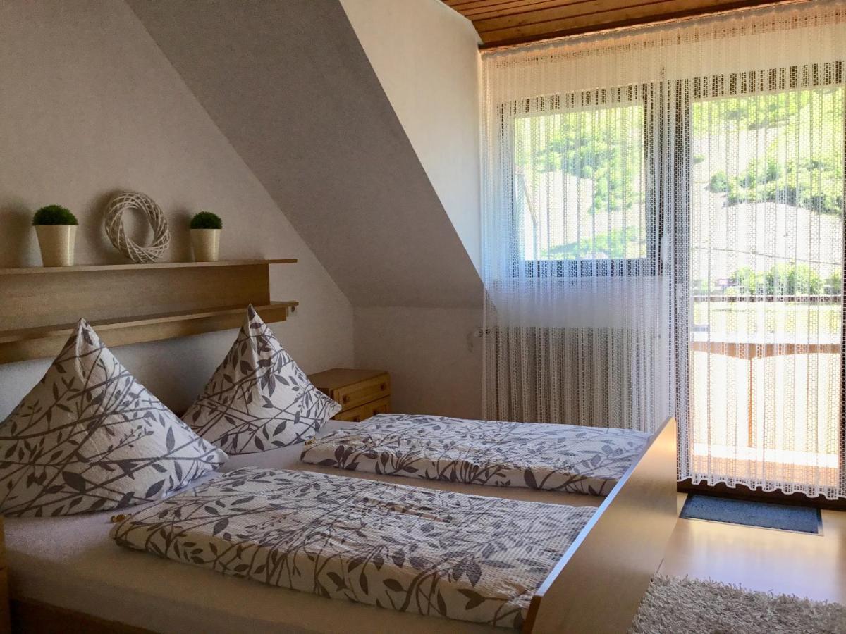 Mosel-Appartements Nehren Zell an der Mosel Exterior foto